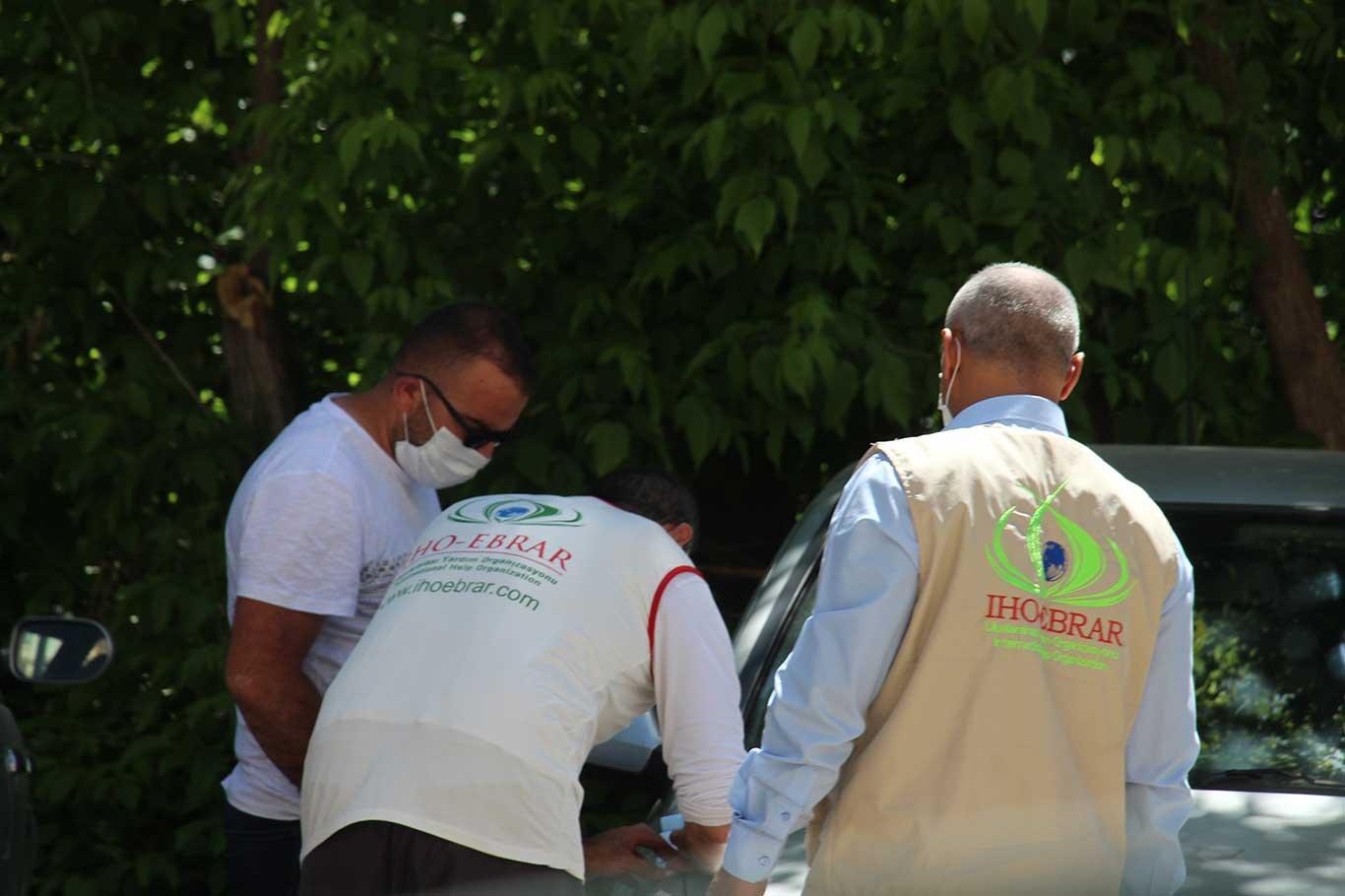 مع حملة "الحياة جميلة معًا" ، تواصل IHO-EBRAR ، التي توفر الغذاء والمساعدات النقدية للأيتام والأسر الفقيرة والمحتاجة ، أنشطتها بعد عيد الفطر.